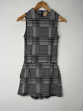ZARA Trafaluc Black White Plaid Sleeveless Shorts Romper Size S Fit & Flare